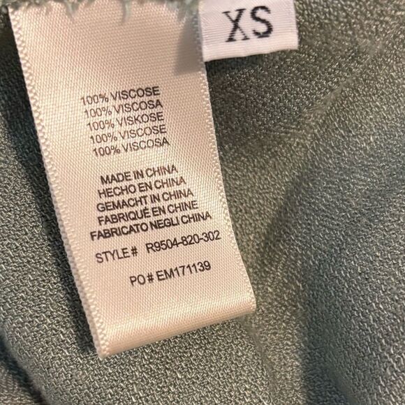 Cloth & Stone Sage Green Super Soft Long Sleeve Button Back Blouse Top Size XS - Picture 6 of 7